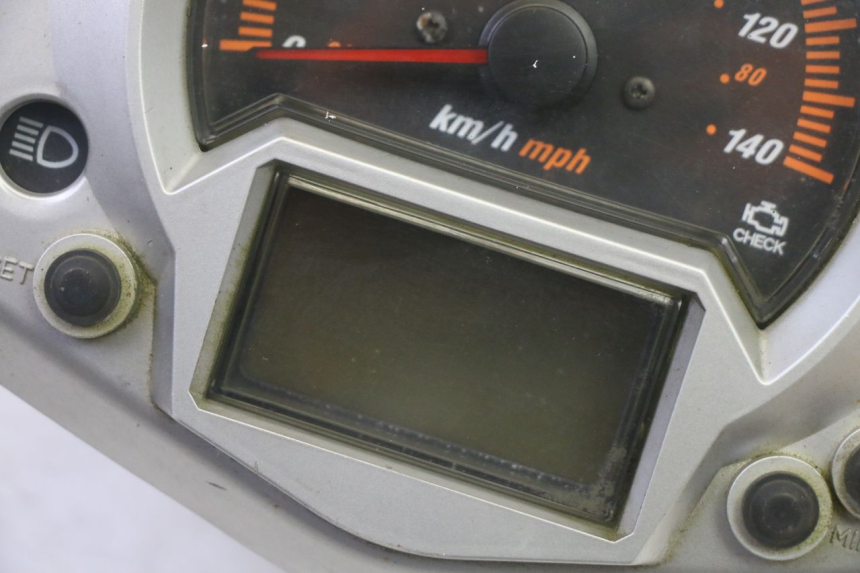 photo de SPEEDOMETER DAELIM S1 125 (2007 - 2016) - Technical close-up