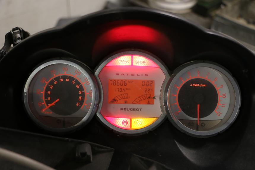photo de SPEEDOMETER PEUGEOT SATELIS 250 (2006 - 2012)