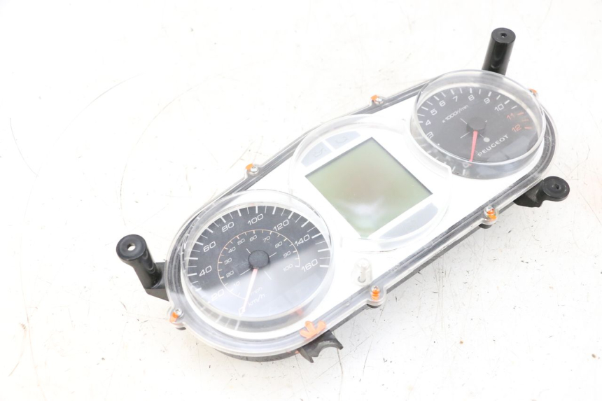 photo de SPEEDOMETER PEUGEOT SATELIS 125 (2013 - 2018) - Distinctive features