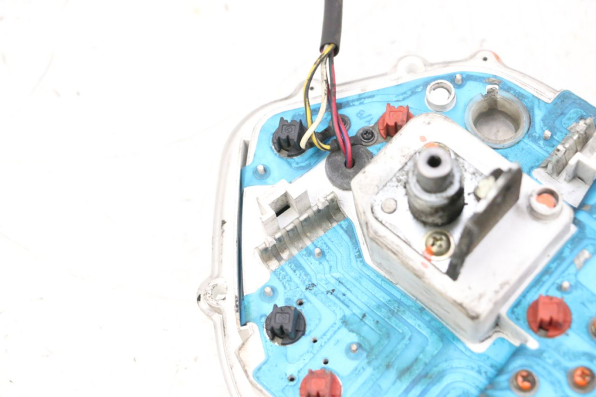 photo de SPEEDOMETER PIAGGIO VESPA GTS SUPER IE 125 (2009 - 2016) - Alternative perspective