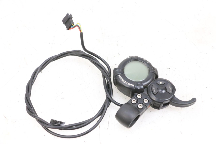 photo de SPEEDOMETER DUALTRON VICTOR LIMITED 1