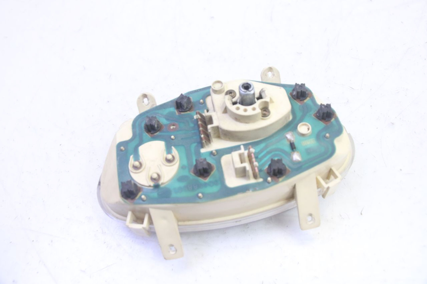 photo de SPEEDOMETER PEUGEOT VIVACITY 100 (1999 - 2008) - Fixing points details