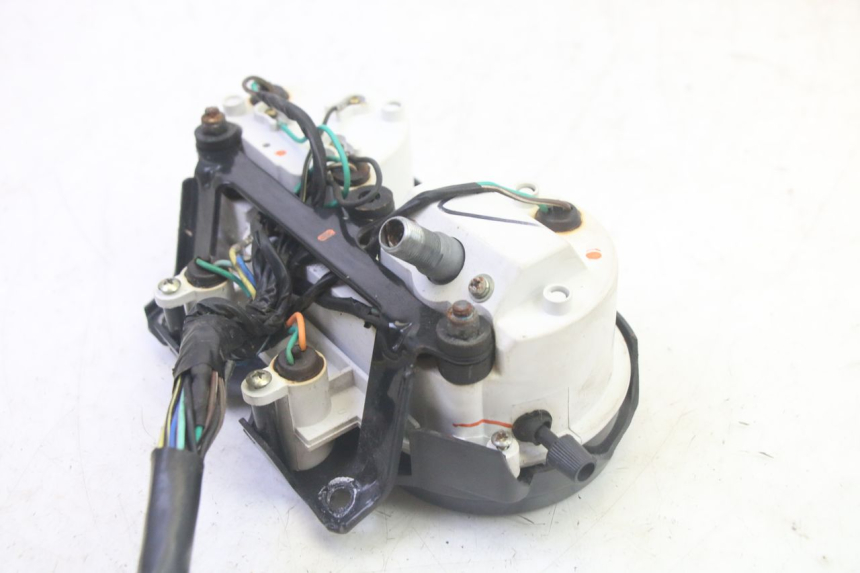 photo de SPEEDOMETER DAELIM VJ ROADWIN FI 125 (2008 - 2017) - Distinctive features