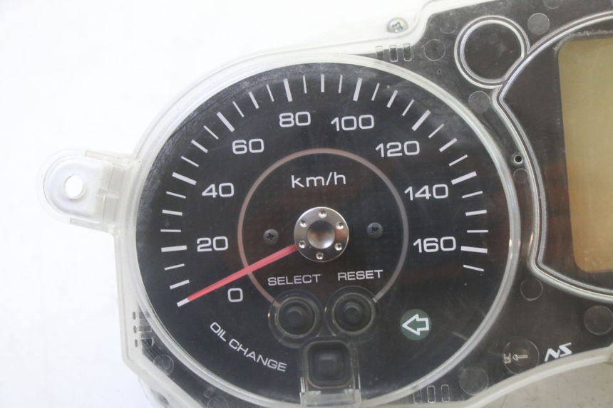 photo de SPEEDOMETER YAMAHA X-MAX XMAX 125 (2010 - 2014) - Zoom on usage condition