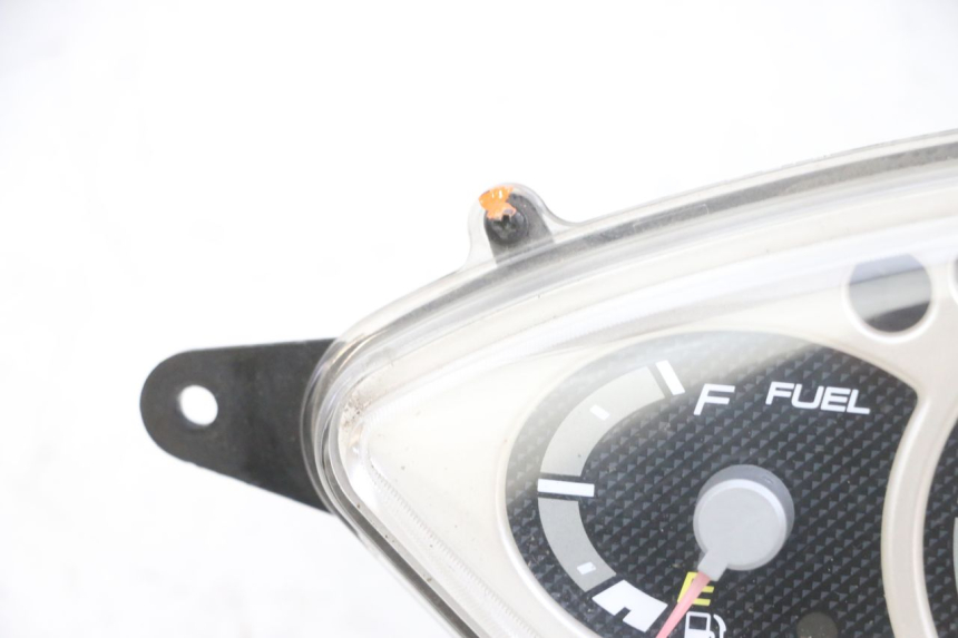 photo de SPEEDOMETER YAMAHA XMAX X-MAX 125 (2006 - 2009) - High-resolution close-up