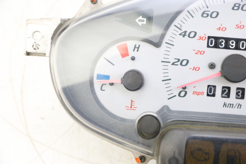 photo de SPEEDOMETER PIAGGIO X8 125 (2004 - 2007) - Distinctive features
