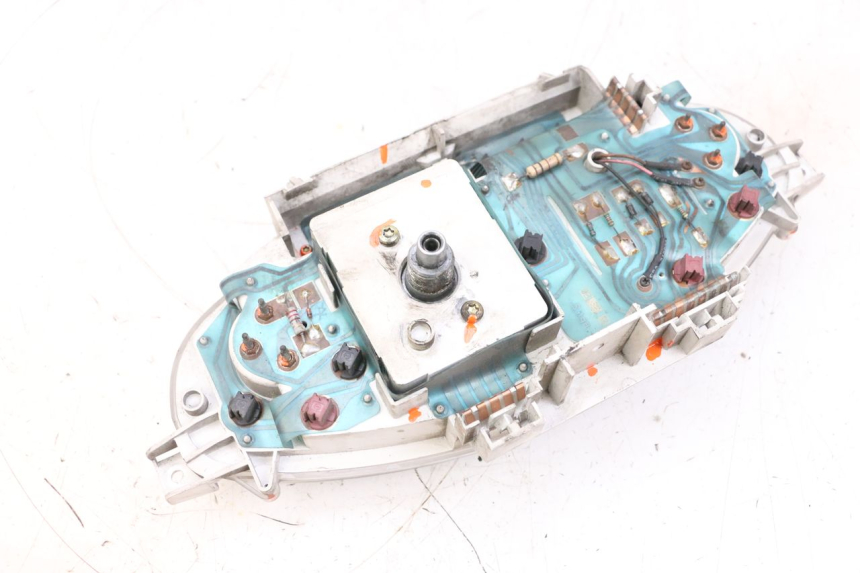 photo de SPEEDOMETER PIAGGIO X8 125 (2004 - 2007) - Alternative perspective