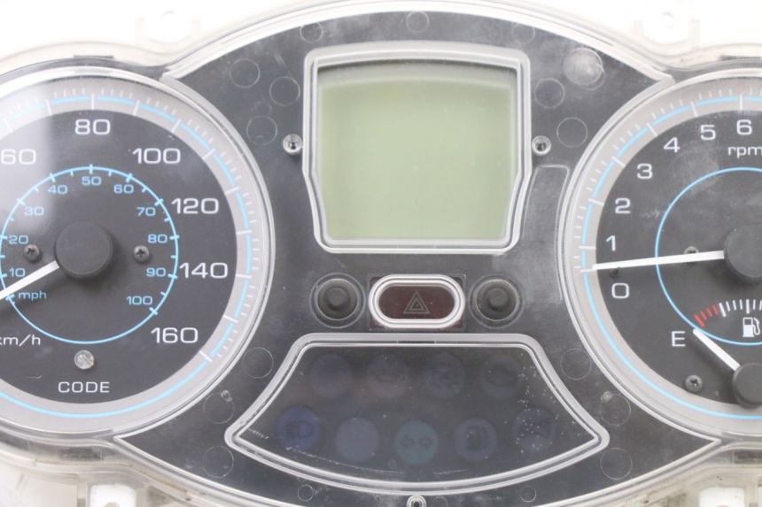 photo de SPEEDOMETER PIAGGIO XEVO - X EVO 125 (2007 - 2016) - Alternative perspective