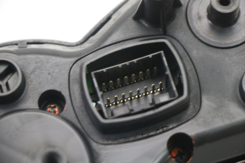 photo de SPEEDOMETER YAMAHA XJ6 600 (2008 - 2016)