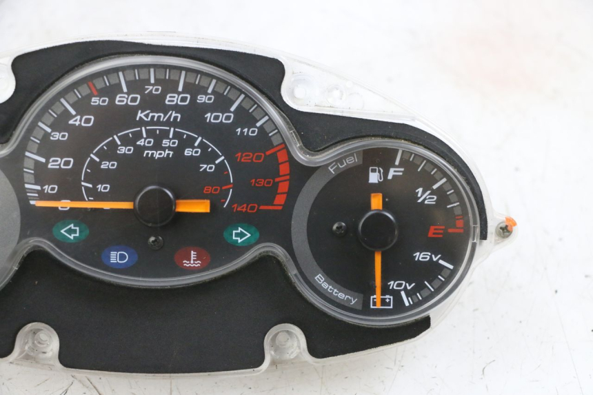 photo de SPEEDOMETER YAMAHA YP MAJESTY 125 (2002 - 2006) - Distinctive features