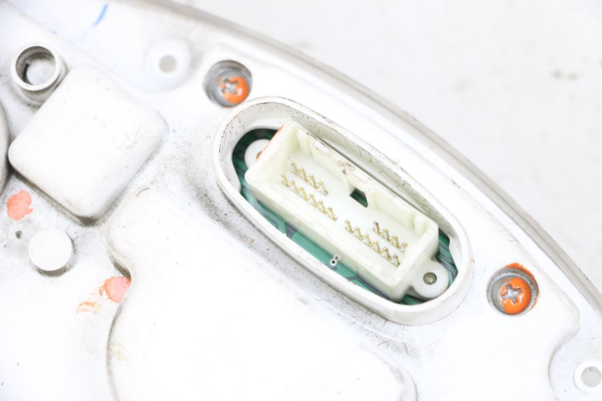 photo de SPEEDOMETER YAMAHA YP MAJESTY 125 (2002 - 2006) - Surface and material condition