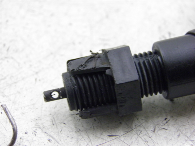 photo de REAR BRAKE LIGHT SWITCH KAWASAKI ZZR 600 (1995 - 2004)