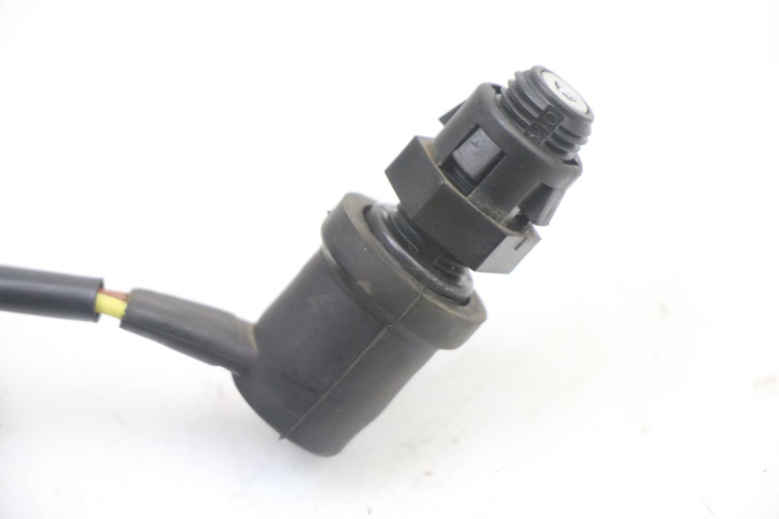 photo de REAR STOP LIGHT SWITCH YAMAHA TRACER 7 700 (2020 - 2024) - Zoom on usage condition