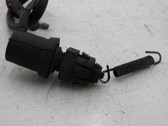photo de REAR STOP LIGHT SWITCH YAMAHA YBR 125 (2004 - 2006)