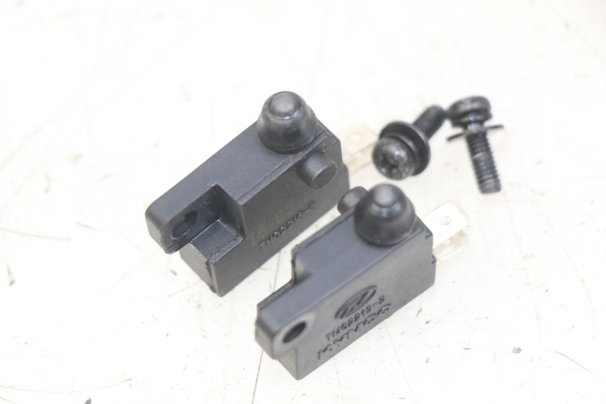photo de STOP LIGHT SWITCH KYMCO DOWNTOWN ABS 125 (2015 - 2017) - Component detail