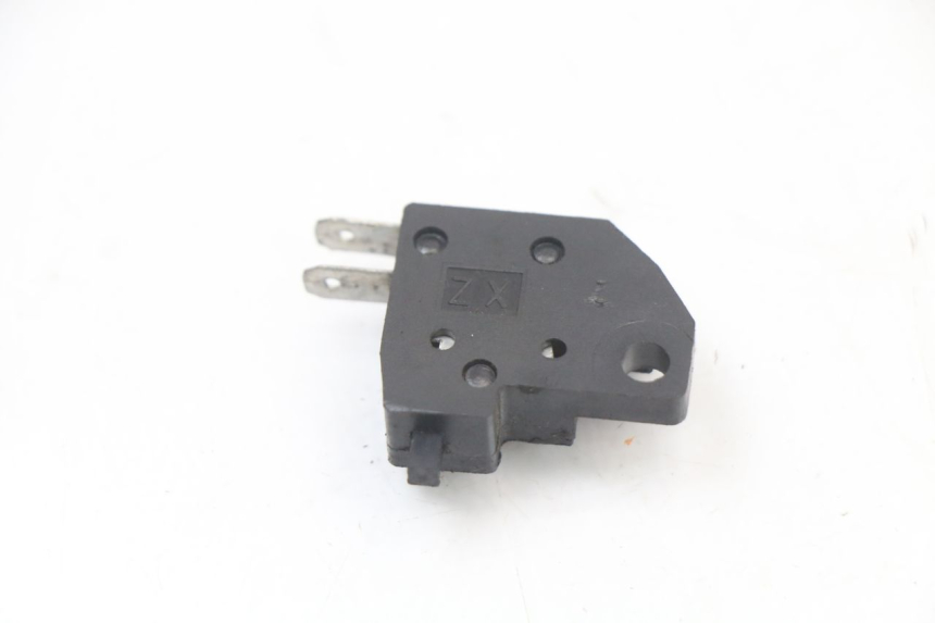 photo de Right brake light switch DAELIM A-FOUR 2T 50 (2005 - 2012)