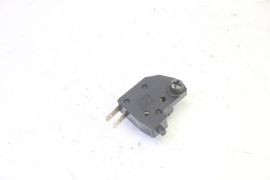 photo de RIGHT BRAKE LIGHT SWITCH SYM FIDDLE 3 III 125 (2014 - 2020) - Component detail