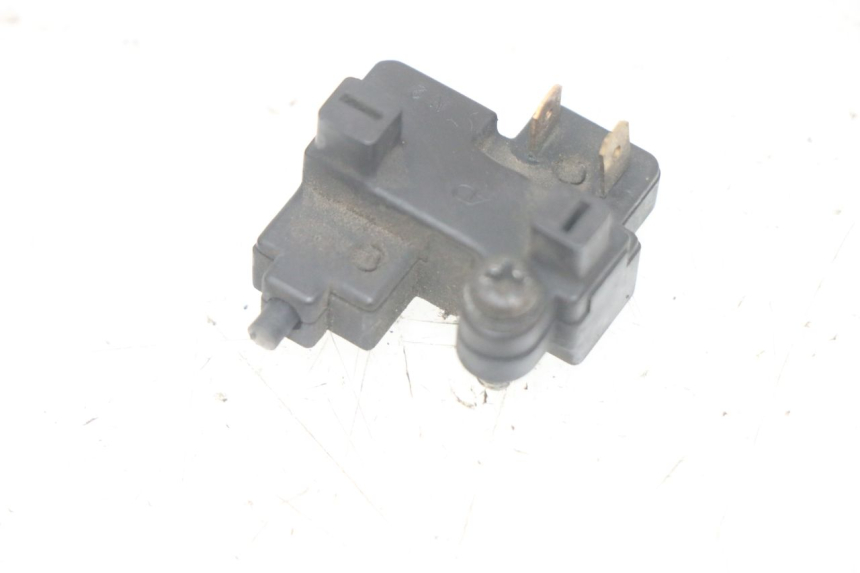 photo de RIGHT BRAKE LIGHT SWITCH YAMAHA FJR ABS 1300 (2006 - 2012) - Main view