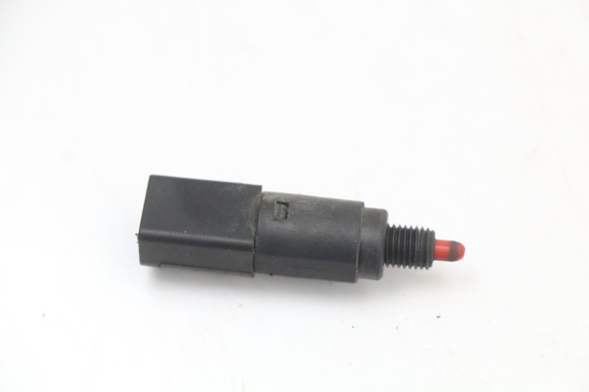 photo de RIGHT BRAKE LIGHT SWITCH GILERA RUNNER SP 50 (2009 - 2017)