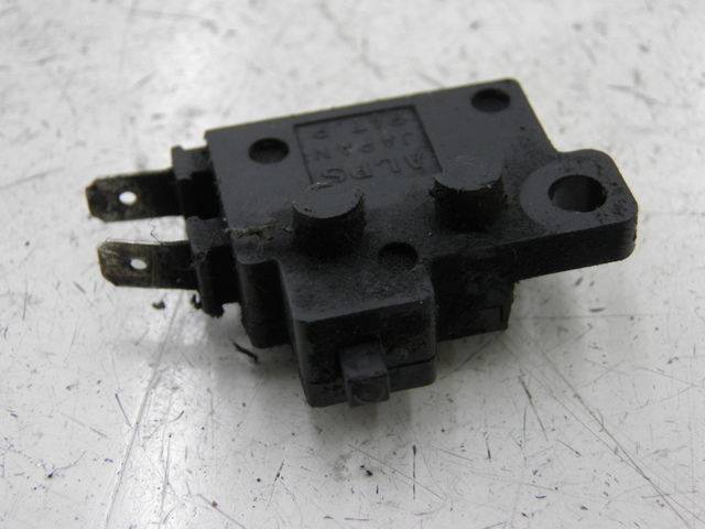 photo de RIGHT STOP LIGHT SWITCH HONDA CB SEVEN FITTY 750 (1992 - 2003)