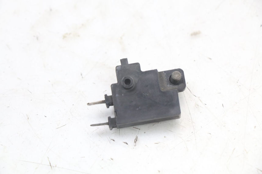 photo de RIGHT STOP LIGHT SWITCH HONDA CBR F 1000 (1993 - 1996)