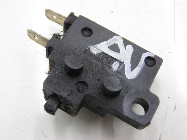 photo de RIGHT STOP LIGHT SWITCH HONDA FES PANTHEON 125 (2003 - 2007)
