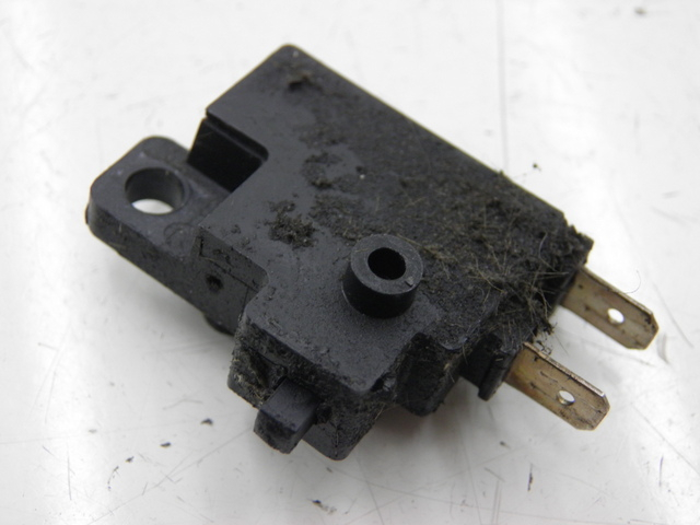 photo de RIGHT STOP LIGHT SWITCH HONDA FES PANTHEON 125 (2003 - 2007)