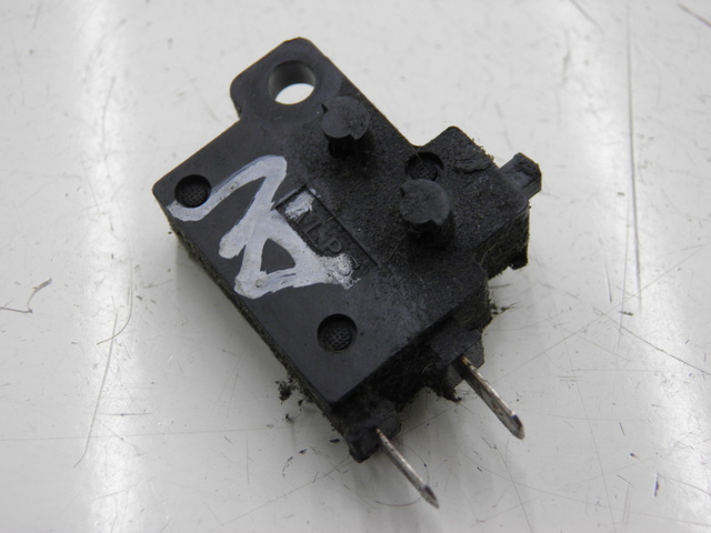 photo de RIGHT STOP LIGHT SWITCH HONDA FES PANTHEON 125 (2003 - 2007)