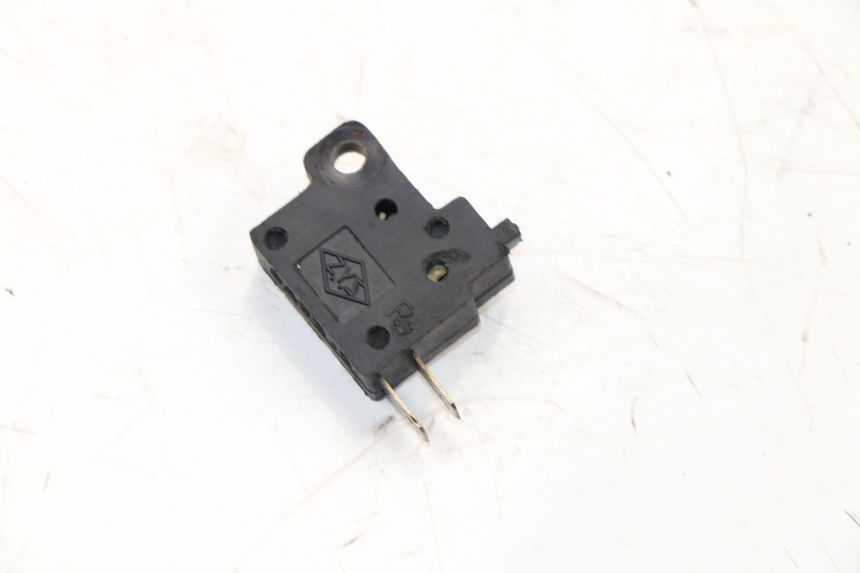 photo de RIGHT BRAKE LIGHT SWITCH SYM JET EURO X 2T 50 (2003 - 2007)