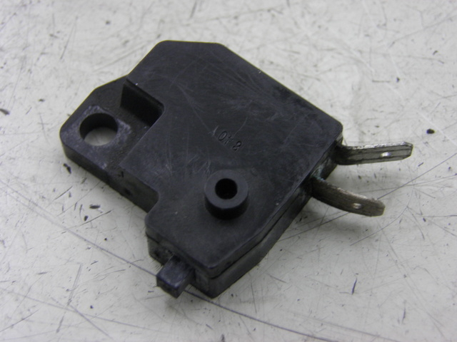 photo de RIGHT STOP LIGHT SWITCH KAWASAKI ZZR 600 (1995 - 2004)