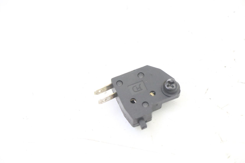 photo de RIGHT STOP LIGHT SWITCH PEUGEOT KISBEE 2T 50 (2018 - 2022)