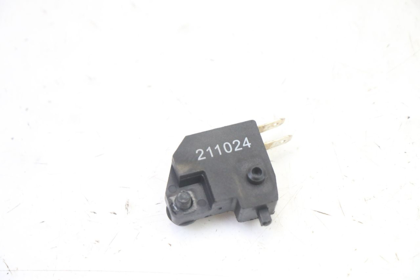 photo de RIGHT STOP LIGHT SWITCH PEUGEOT KISBEE 4T 50 (2018 - 2022)