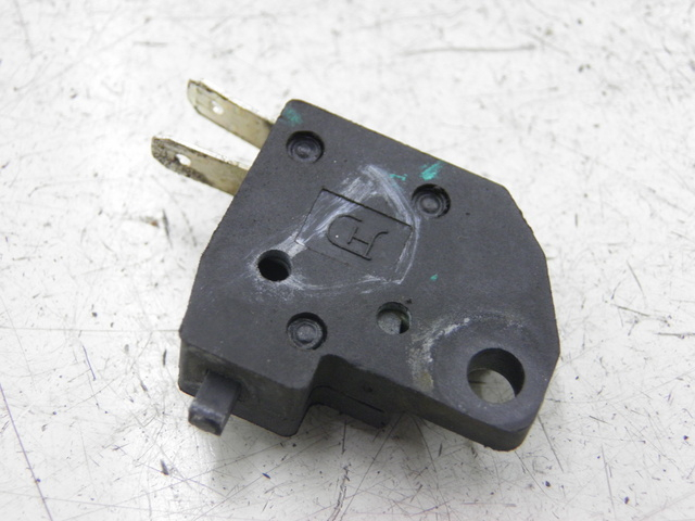 photo de RIGHT BRAKE LIGHT SWITCH KYMCO AGILITY 4T 50 (2005 - 2018)