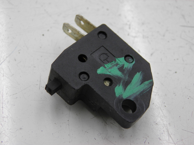 photo de RIGHT STOP LIGHT SWITCH KYMCO AGILITY CITY 4T 50 (2008 - 2016)