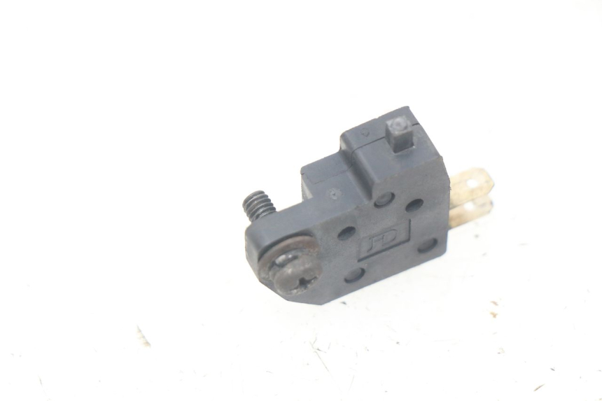 photo de RIGHT STOP LIGHT SWITCH KYMCO AGILITY RS 2T 50 (2009 - 2013)