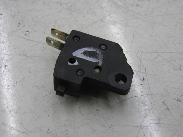 photo de RIGHT STOP LIGHT SWITCH KYMCO AGILITY RS 2T 50 (2009 - 2013)