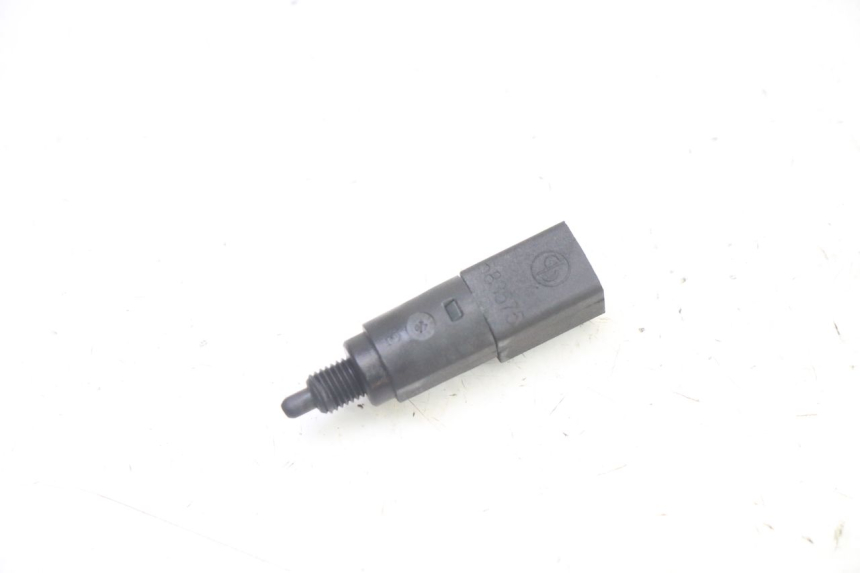photo de RIGHT STOP LIGHT SWITCH PIAGGIO LIBERTY 4T 50 (2009 - 2015)