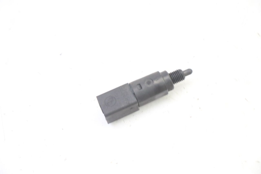 photo de RIGHT STOP LIGHT SWITCH PIAGGIO LIBERTY 4T 50 (2009 - 2015)