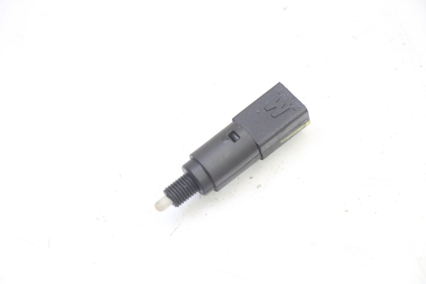 photo de RIGHT STOP LIGHT SWITCH PIAGGIO MP3 HPE 310 (2024 - 2025)