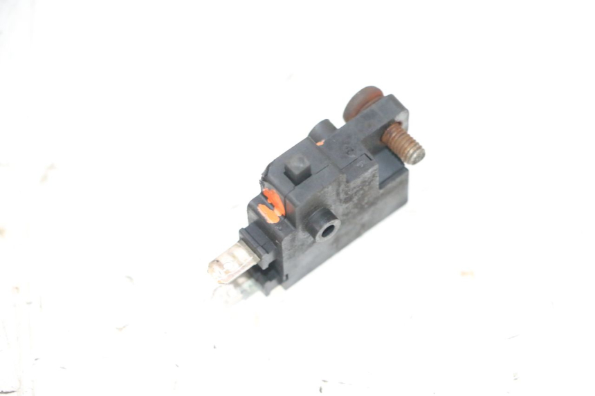 photo de RIGHT STOP LIGHT SWITCH HONDA NSR R 125 (1994 - 2003) - Zoom on usage condition