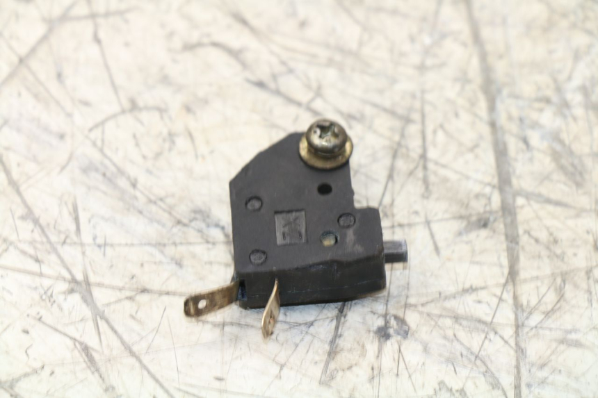 photo de RIGHT STOP LIGHT SWITCH PEUGEOT KISBEE 4T 50 (2010 - 2017)