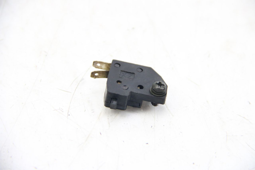 photo de RIGHT BRAKE LIGHT SWITCH PEUGEOT TWEET 4T 50 (2010 - 2014)