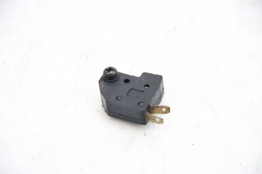 photo de RIGHT BRAKE LIGHT SWITCH PEUGEOT TWEET 4T 50 (2010 - 2014)