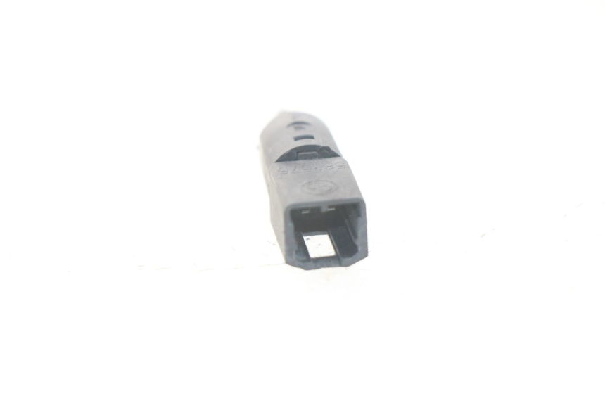 photo de RIGHT STOP LIGHT SWITCH PIAGGIO CARNABY 125 (2007 - 2011)