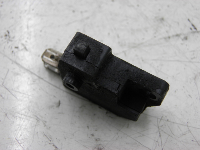 photo de RIGHT STOP LIGHT SWITCH SUZUKI SV S 650 (1999 - 2002)