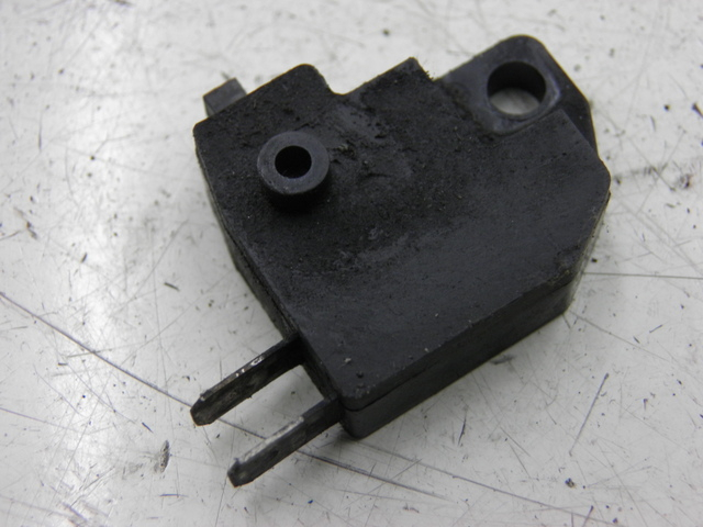 photo de RIGHT STOP LIGHT SWITCH SUZUKI SV S 650 (1999 - 2002)