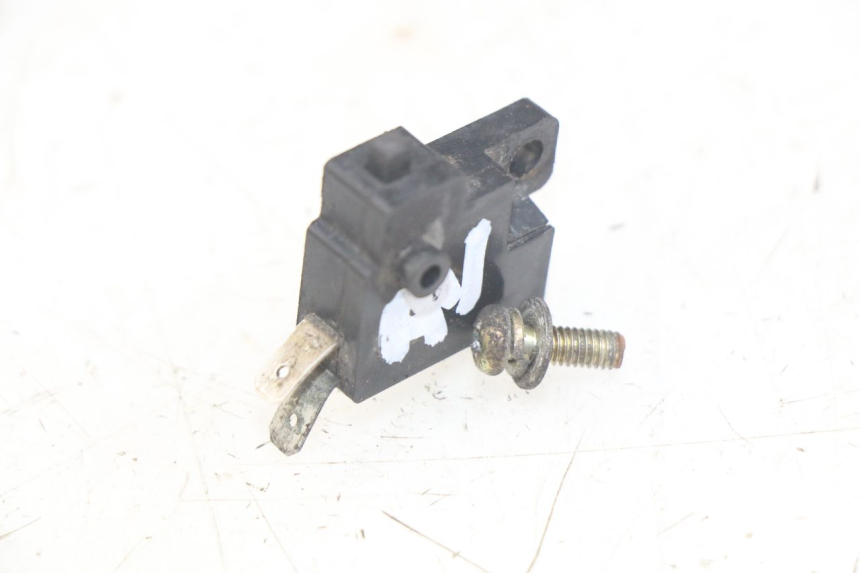 photo de RIGHT BRAKE LIGHT SWITCH SUZUKI UH BURGMAN 125 (2002 - 2006)