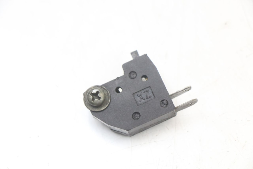 photo de RIGHT BRAKE LIGHT SWITCH SYM FIDDLE 2 50 (2008 - 2013)