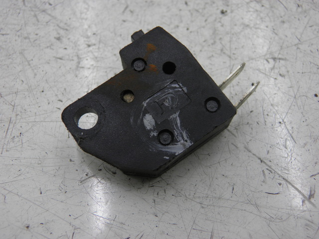 photo de RIGHT BRAKE LIGHT SWITCH SYM FIDDLE 2 50 (2008 - 2013)