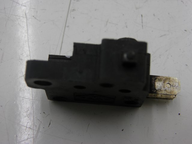 photo de RIGHT STOP LIGHT SWITCH SYM MIO 50 (2005 - 2010)